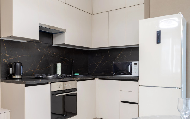U Berega Naprotiv Naberezhnoy Flat