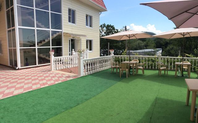 Edelveys Guest House