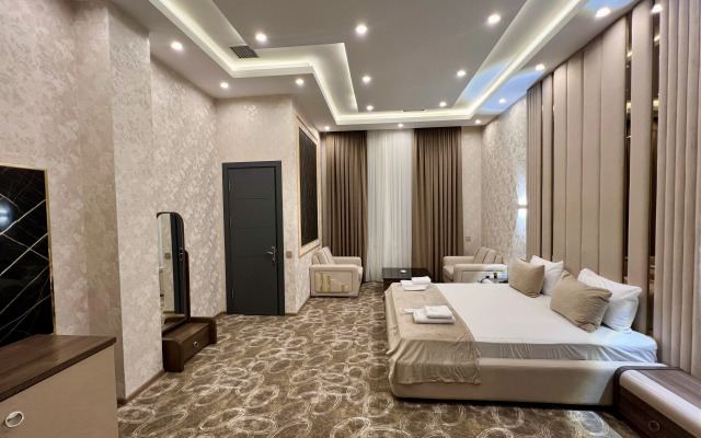 Royal Mansion Hotel