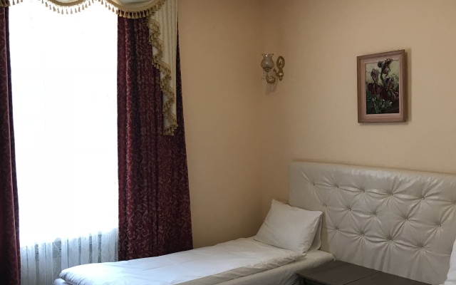 Paradise Hotel