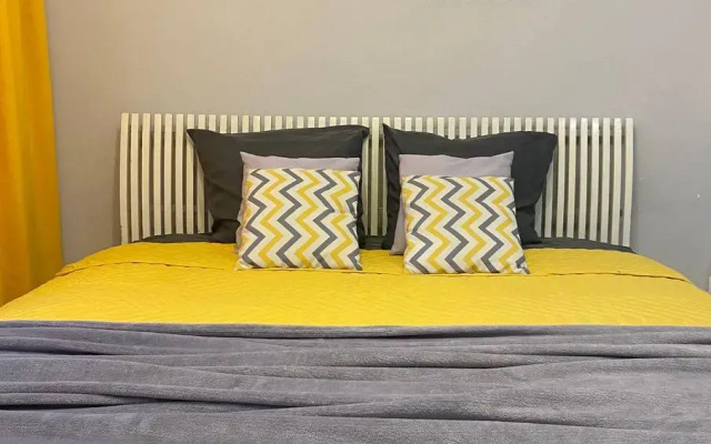 Uyutnaya studiya v sovremennom kompekse Flat