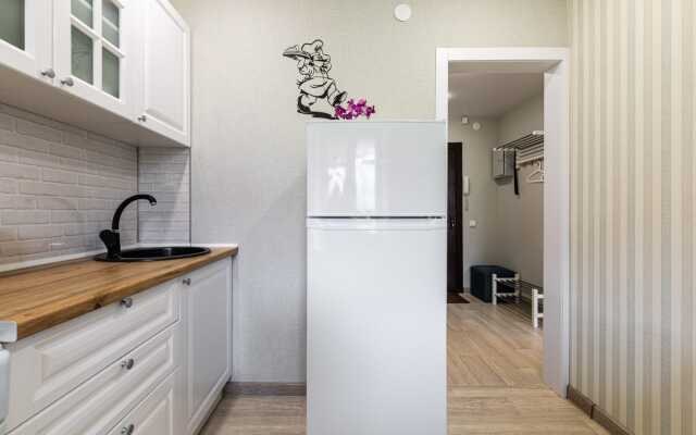 V 10 Minutakh Ot Kremlya Flat