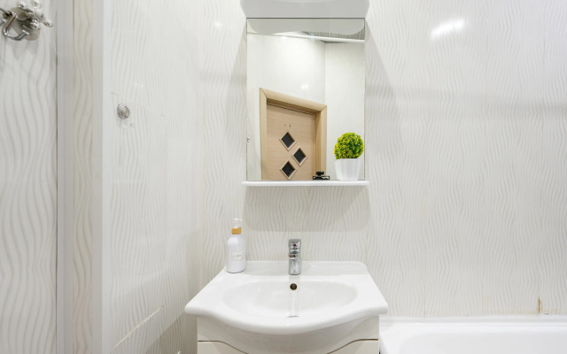 Trekhkomnatnay Na Perekupkom Pereulke Flat