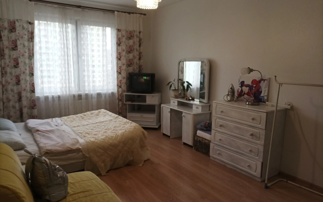 Zhilye u Metro Flat