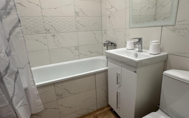 Dvukhkomnatnaya na Svobody 59 Flat