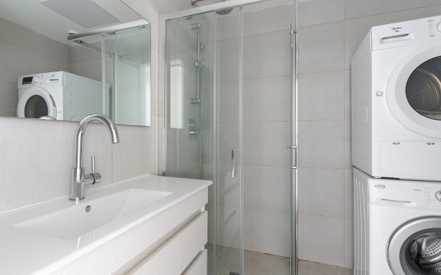 Blueground at Nahalat Bynamin ID47 Apartments