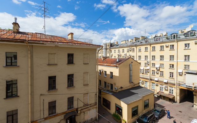 Nevskiy Avenue 32-34 Apartments