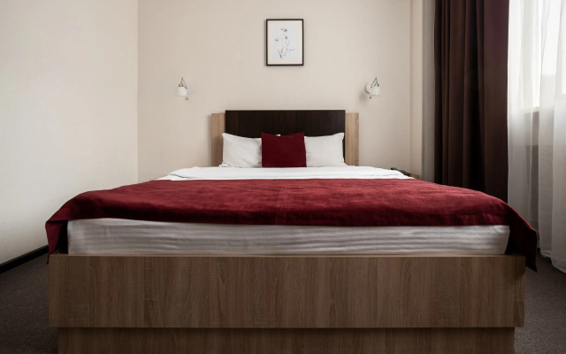Maksim Hotel