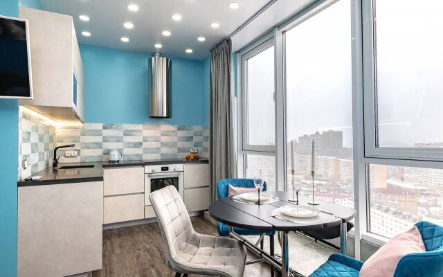 Квартира с Панорамными Окнами и Выходом на Крышу