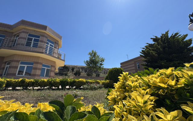 Вилла Khazri Resort