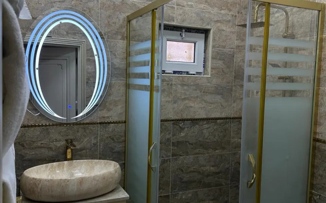 Hotel Grand Mirror