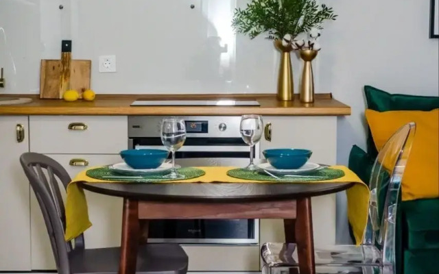 Na ulitse Chetaeva 43A Flat