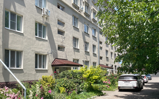 Uyutnaya vozle parka flat