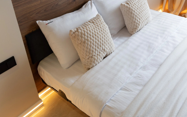 Red Apartments Art Layt Siti Melori Apartments