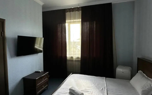 Mazhor Hotel