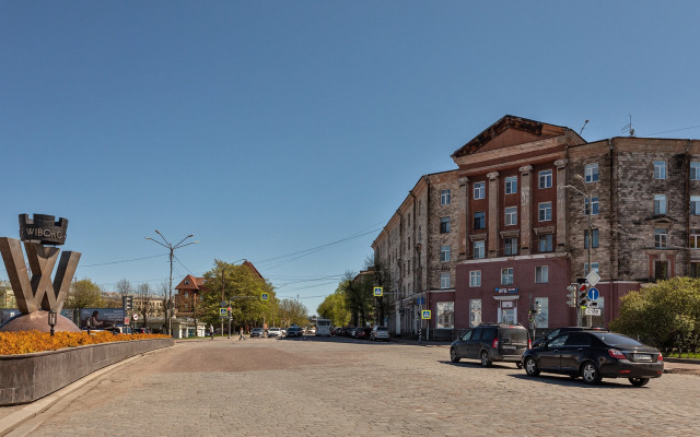 FullHouseApart dizaynerskaya chetyrekhmestnaya studiya na vokzal'noy ploshchadi Apartments