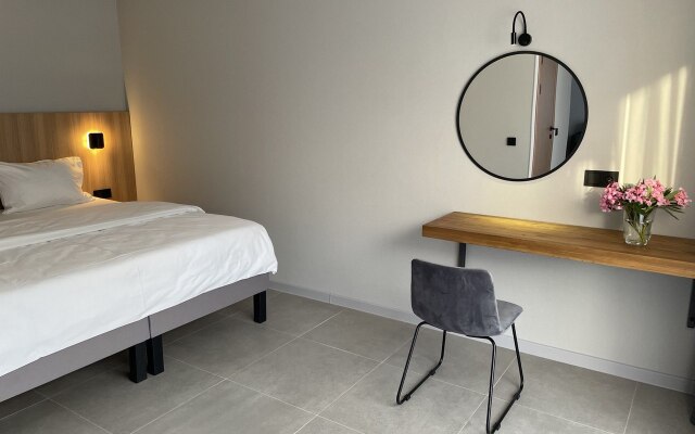 Azaliy 7 Hotel