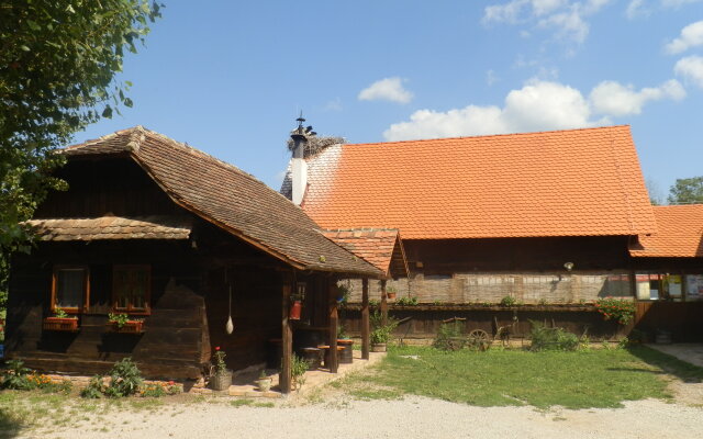 Tradicije Cigoc Apart-Hotel