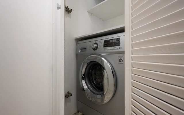 Evrodvushka ColorSPB na Vasilyevskom Ostrove Flat