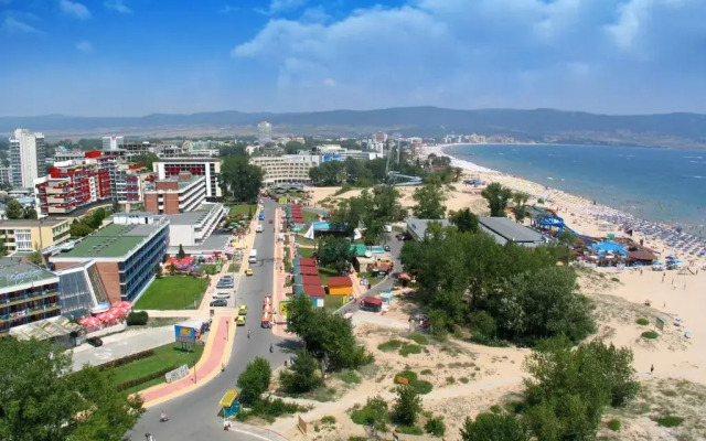Отель Pomorie Sun