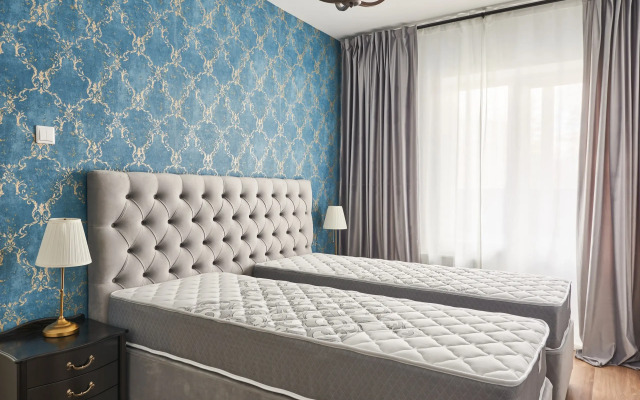 Prostornye Apartamenty u Yekaterininskogo Parka Flat
