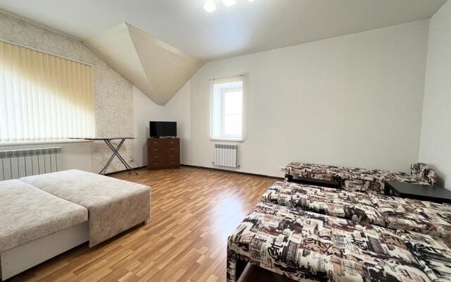 Apartamenty Ekonom Na Tulskoy 76, 2-Kh Komnatnye Flat
