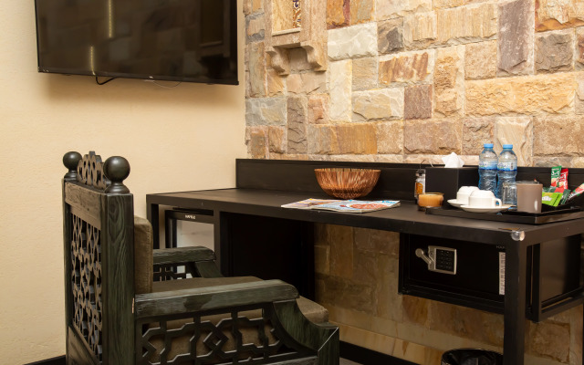 Отель Rasoda Hotel