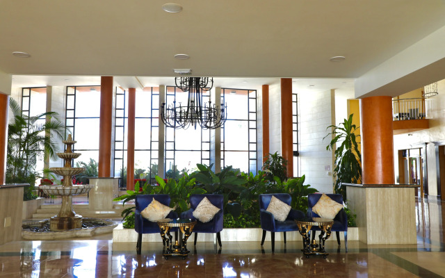 Grand Muthu Golf Plaza Hotel & Spa