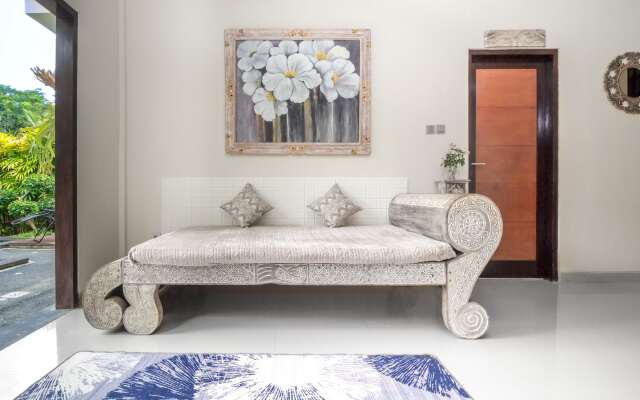 Blue Swing Villa