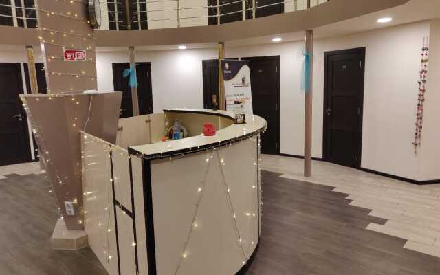 Shree Gopal Gayatri Lok Deluxe Hotel
