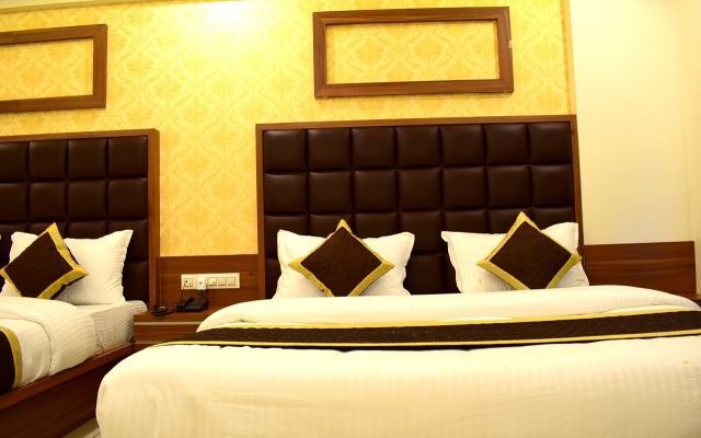 Royal Square by Sky Stays Hotel