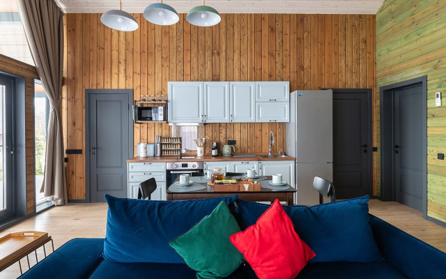 Zeleny Lug Private house