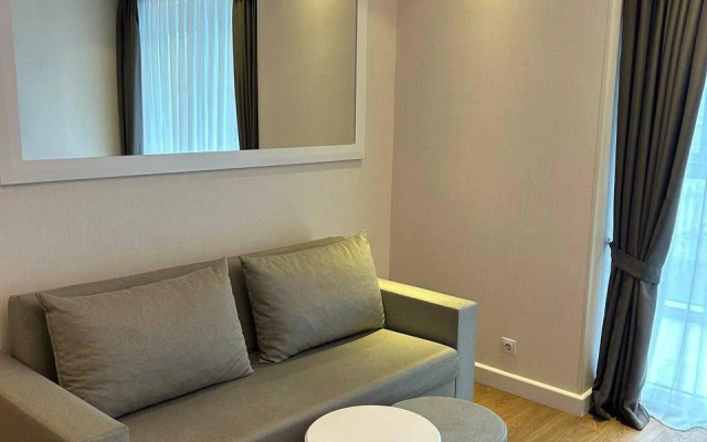 V Dvuz Minutakh ot Morya Flat