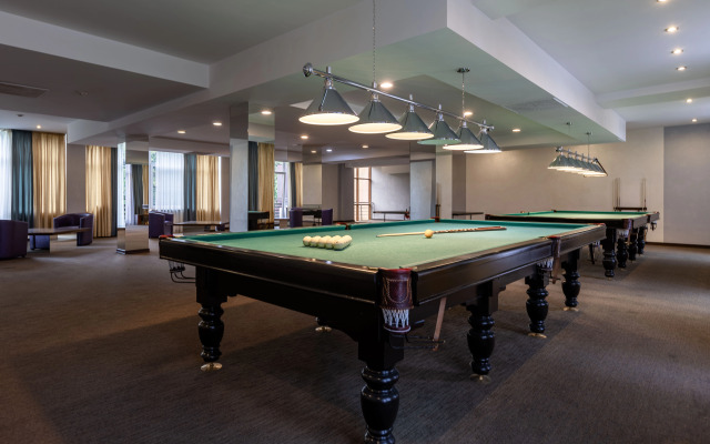 Azimut Park Hotel& SPA Repino