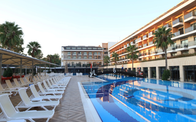 Aydinbey Queen's Palace & Spa - Ultra All Inclusive Resort