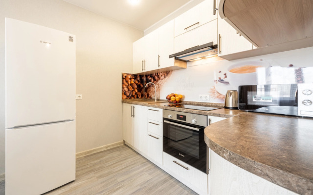 Апартаменты Комфортные двухкомнатные возле ТРЦ Планета 1