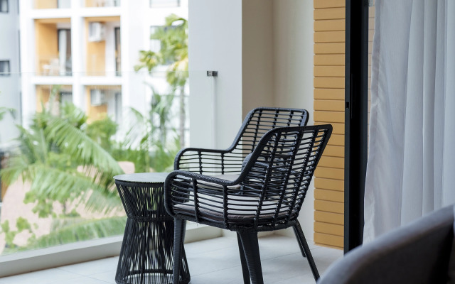 Pool View 1310 Wyndham Condo Apartments