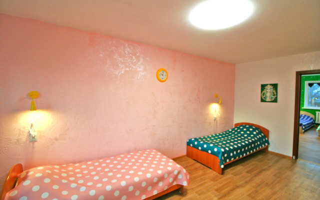 Petrovskie Na Geroyev 4  VdokhnovenieApartments