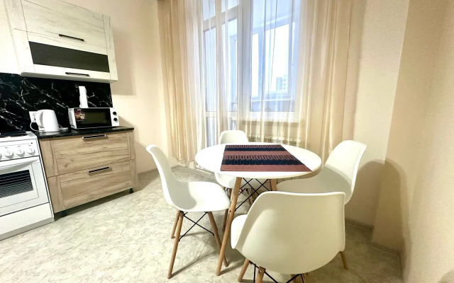 Na Ulitse Samarovskaya 8/1 Flat