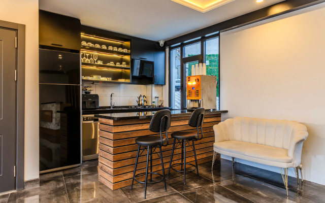 Отель Solin Airport Hotel