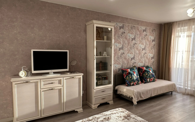 Квартира Просторная 3-комнатная Фамилия