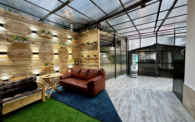 V 3 Minutakh ot Morya Private House