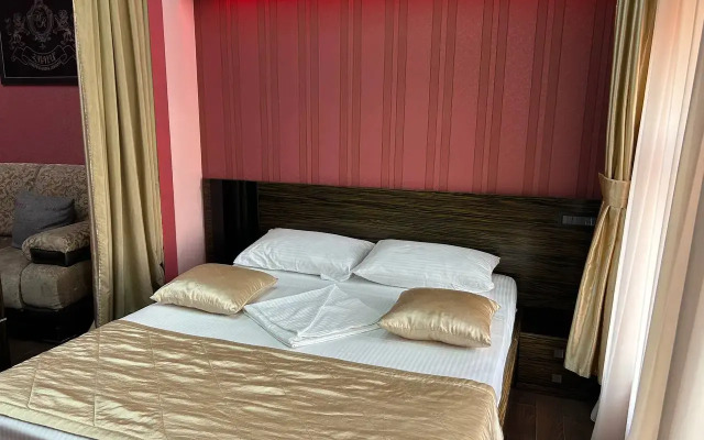 Отель Roma Yerevan & Tours