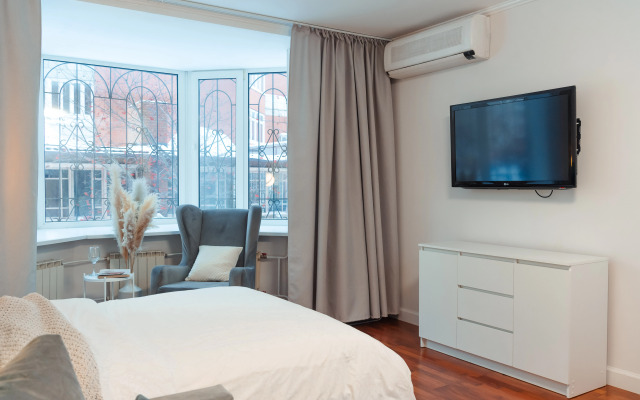 Aparthause studiya 5 min. do m. Botanicheskaya Flat