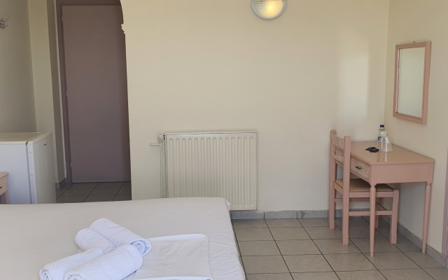 Artemis Hotel