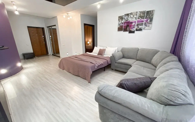 Apartamenty semejnye s kaminom u TC Akvamoll