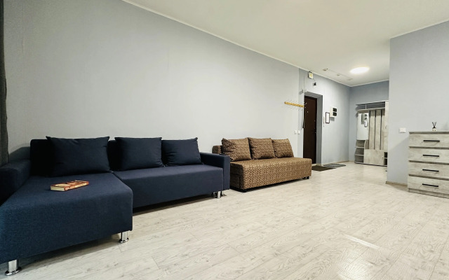 Bol'shaya Odnokomnatnaya U Balatovskogo Parka Flat