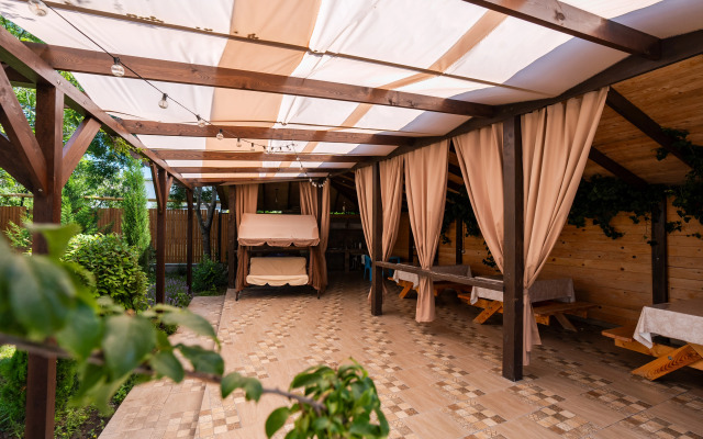 Nikos Guest House