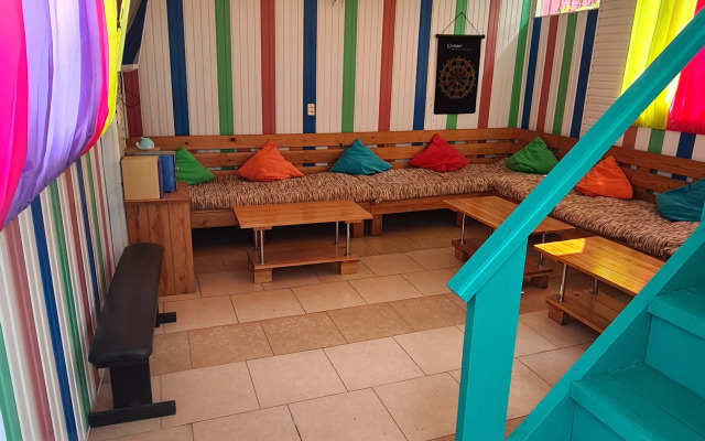 Uyut Loo Guest House