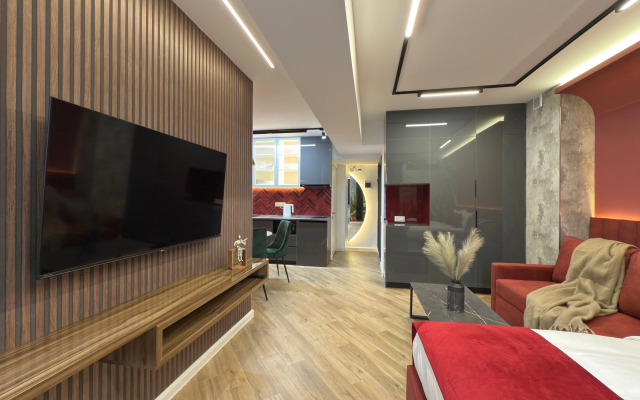 Cozy Haven, Balcony, Unbeatable Location Apartments